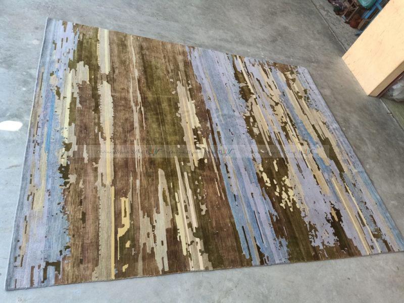 Hand knotted Nepalese Tibetan Wool Rug - Image 2